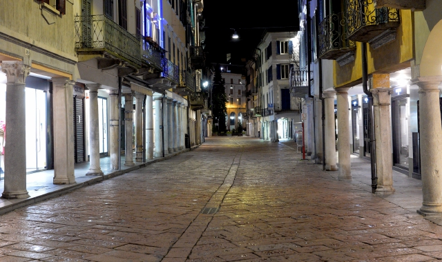 Coprifuoco da domani a mezzanotte. E tra otto giorni la fine (Blitz)