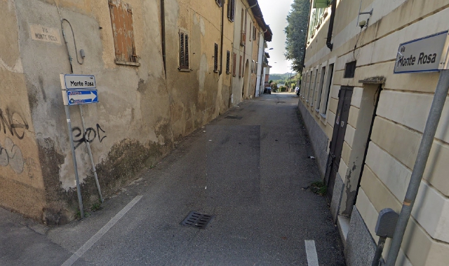 Uno scorcio di via Monte Rosa (foto Redazione)