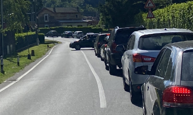 Bisuschio, stop al passaggio a livello