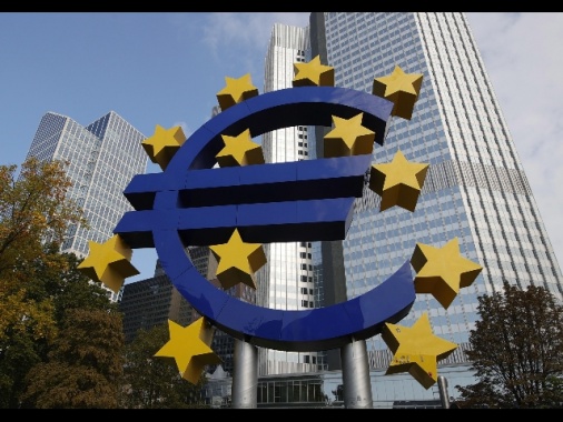 Bce: tassi fermi, politica monetaria resta accomodante