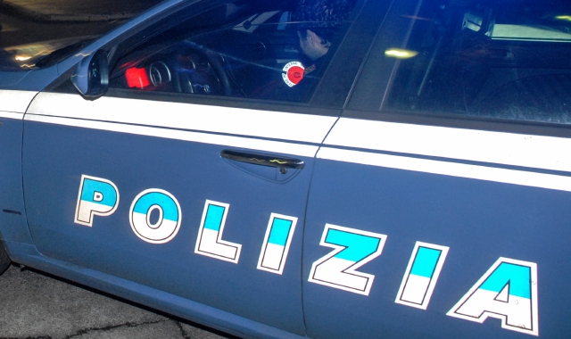 Una Volante della polizia sulle strade di Busto Arsizio (Blitz)