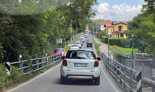 Il tratto della Varesina in cui è avvenuto l’incidente