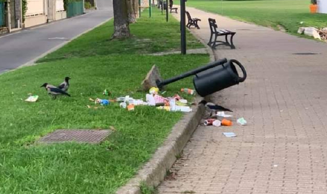 Nel week-end sono anche tornati in azione i vandali in corso Europa (foto Redazione)