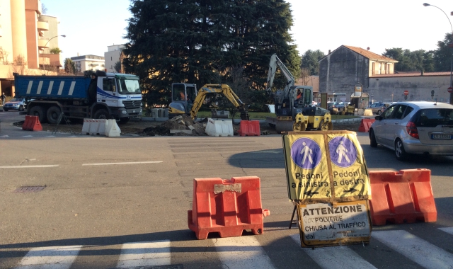 A Saronno tornano i cantieri stradali (foto Archivio)