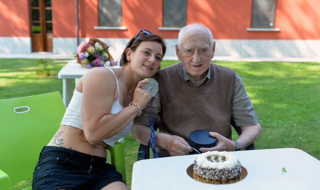 Giorgia Bordignon fa visita al nonno Giuseppe Galli