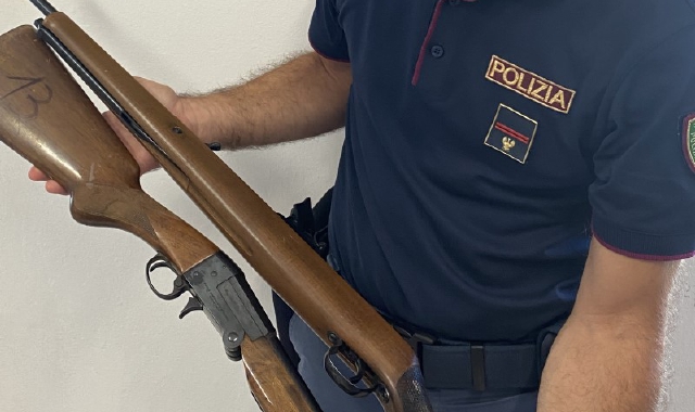 Eredita fucili ma non li dichiara: denuncia