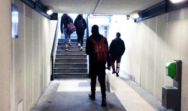 Il sottopassaggio della stazione, ora sorvegliato con le videocamere (Foto Blitz)