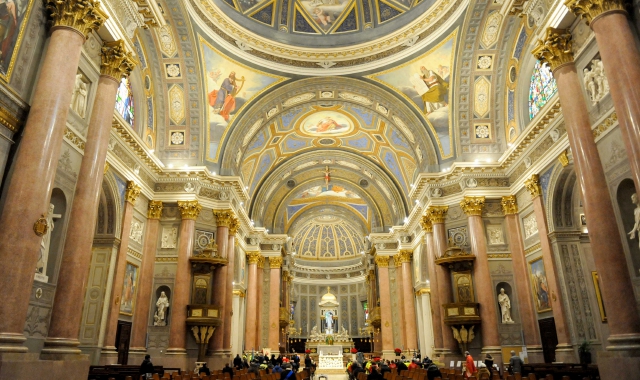 La basilica di Santa Maria Assunta (foto Archivio)