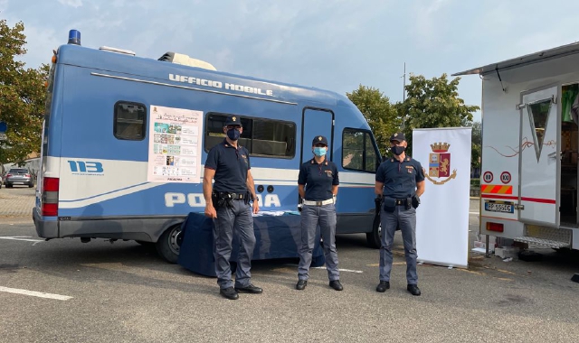 La Polizia al mercato di Castellanza (Foto Blitz)