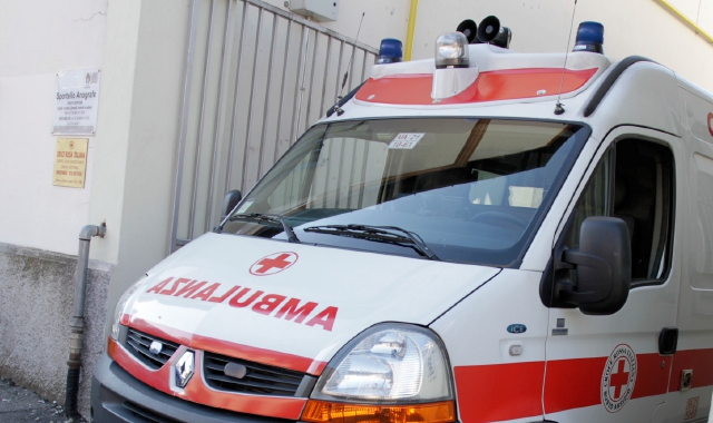 Sul posto le ambulnze del 118 (foto Archivio)