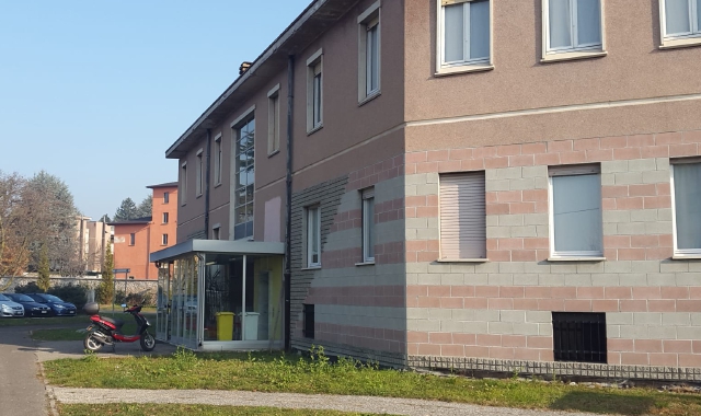 Lo stabile di piazza Salvo D’Acquisto in cui ha sede il Centro Psico Sociale. Il Comune vuole destinarlo all’ampliamento della Tenenza dei carabinieri che altrimenti rischia di essere declassata a stazione