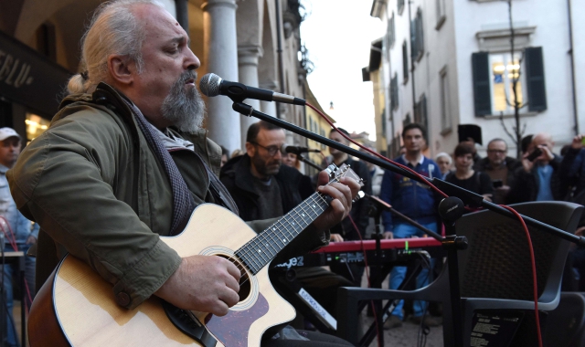Eugenio Finardiin concertoa Somma Lombardo, giovedì prossimo