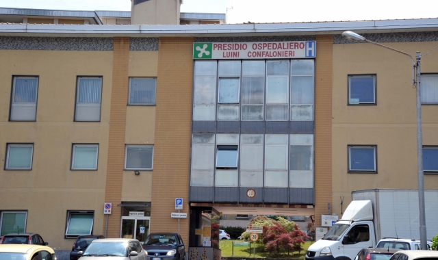 L’ospedale di Luino (foto Archivio)