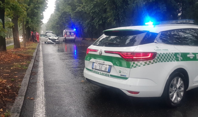 Busto Arsizio, scontro fra auto: sei feriti