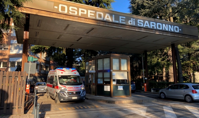 L’ospedale di Saronno  (foto Archivio)