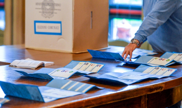 Lo spoglio delle schede inizierà domani, lunedì, alle ore 15
