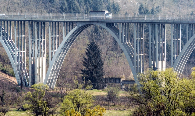 Cairate, minaccia suicidio: salvata