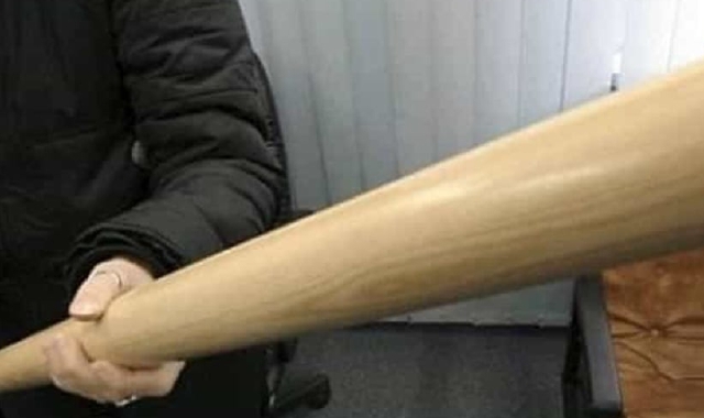 «Picchiato con una mazza da baseball per 20 euro»