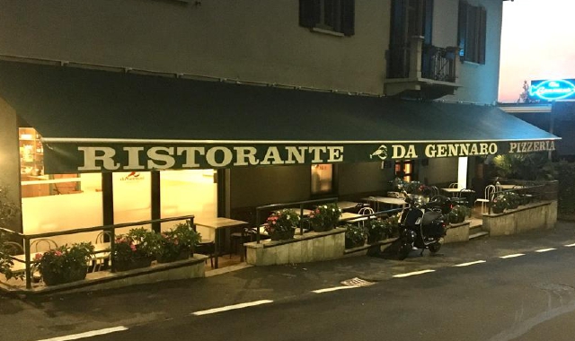 Il ristorante pizzeria “Da gennaro” nell’apertura per cena  (foto Blitz)
