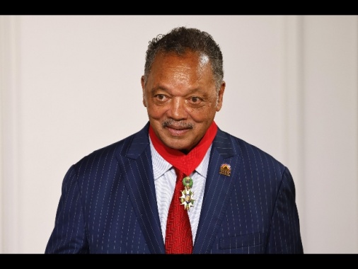 Usa: reverendo Jesse Jackson in ospedale dopo caduta