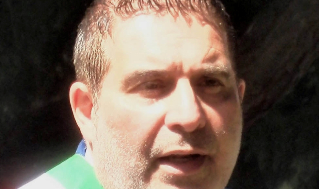 Il sindaco di Cadrezzate con Osmate, Cristian Robustellini (foto Redazione)