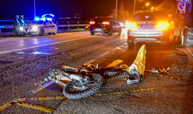 Un ragazzo di 22 anni ha perso la vita in via Borghi (foto Blitz)