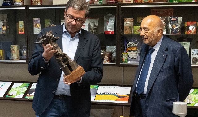 Il ministro Giorgetti con Franco Goglio (Blitz)