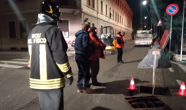 Fuga di gas nella notte a Saronno (foto Blitz)