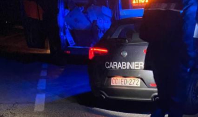 L’auto dei carabinieri lanciatasi all’inseguimento dei ladri