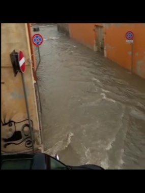 Maltempo: bomba d'acqua in Sardegna allerta passa ad arancione