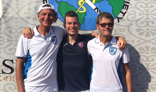 Giulio Clerici, primo da destra, con Valerio Borsetti e il campione del mondo open Alvise Zarantonello (foto Redazione)