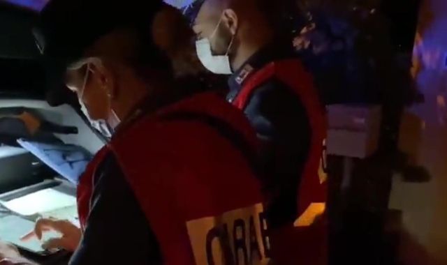 Cerro Maggiore, botte ai carabinieri: resta in cella