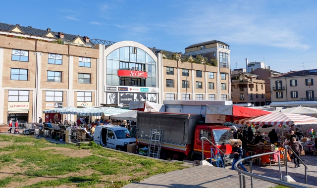 Il mercato in piazza Repubblica