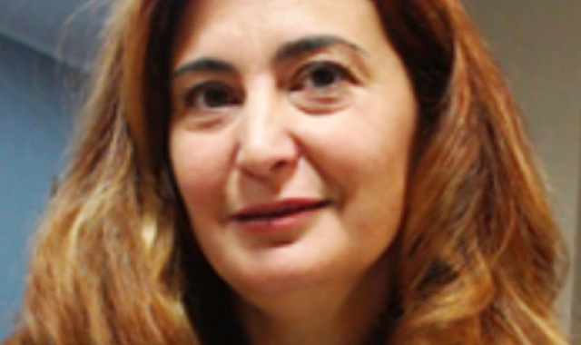 La donna è stata investita dal furgone in retromarcia (foto Blitz)