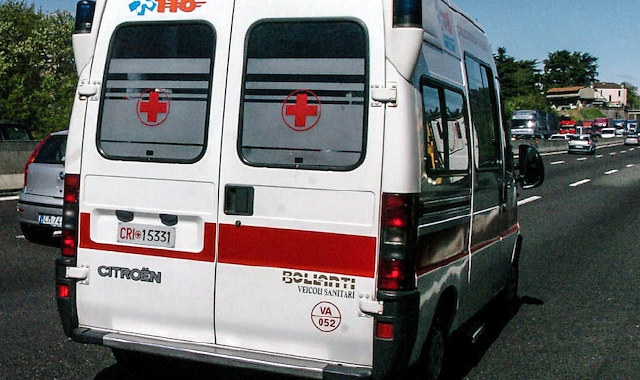 Il ferito è stato trasportato d’urgenza in ospedale (foto Archivio)