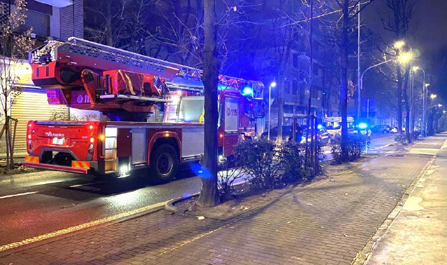 L’intervento dei vigili del fuoco in viale Rimembranze (foto Domenico Ghiotto)