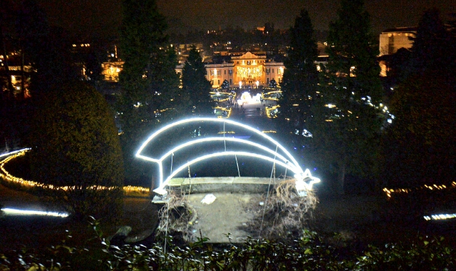 Lo spettacolo delle luci ai Giardini Estensi (foto Blitz)