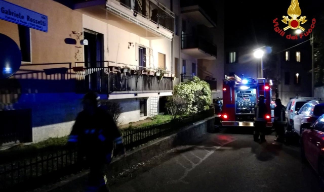 Varese, incendio in via Canetta