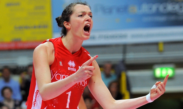 Serena Ortolani con la maglia di Busto nel 2014