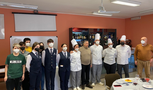 Pozzetto a pranzo al Cfp di Luino