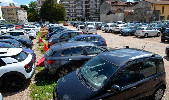 Varese, chiude il parcheggio di via Carcano