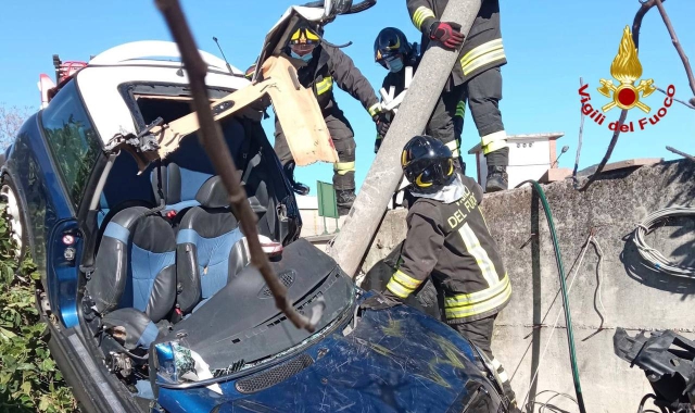 Un’immagine dell’incidente (foto Vigili del fuoco)