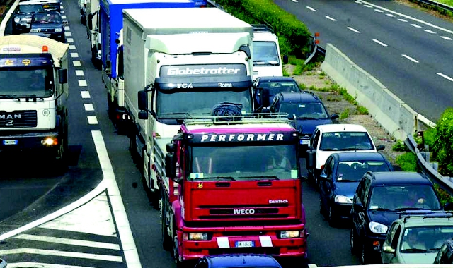 Code in autostrada (foto Archivio)