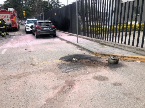 Uomo si dà fuoco davanti a caserma Cc in Calabria, è grave