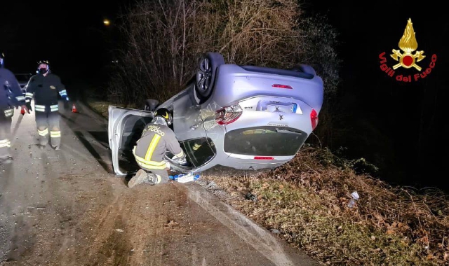 L’intervento dei vigili del fuoco a Vergiate (foto Vigili del fuoco)