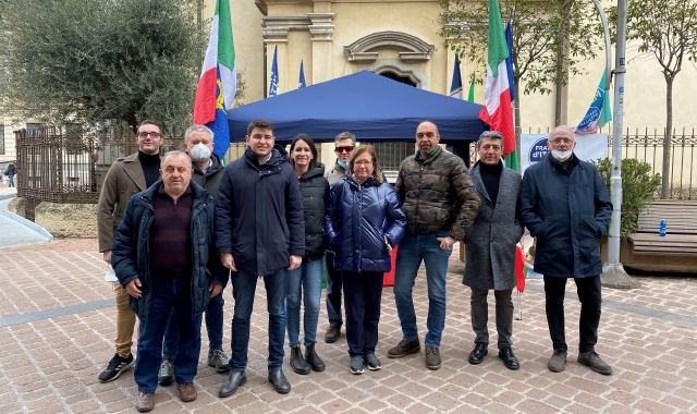 Gli esponenti di FdI con la parlamentare Paola Frassinetti