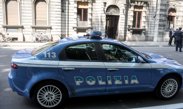 A Busto Arsizio la polizia ha chiuso il bar «Le Monelle» (foto Archivio)