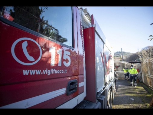 Camion in fiamme, chiusa A/1 a Lodi
