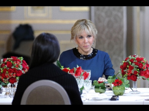 Bufala su Brigitte Macron transgender, denunciate due donne