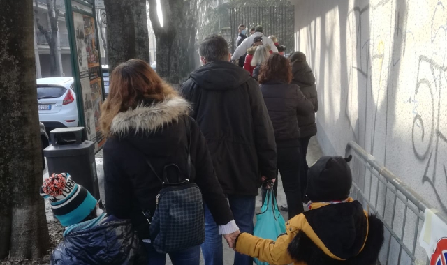 La coda per accedere alle Poste